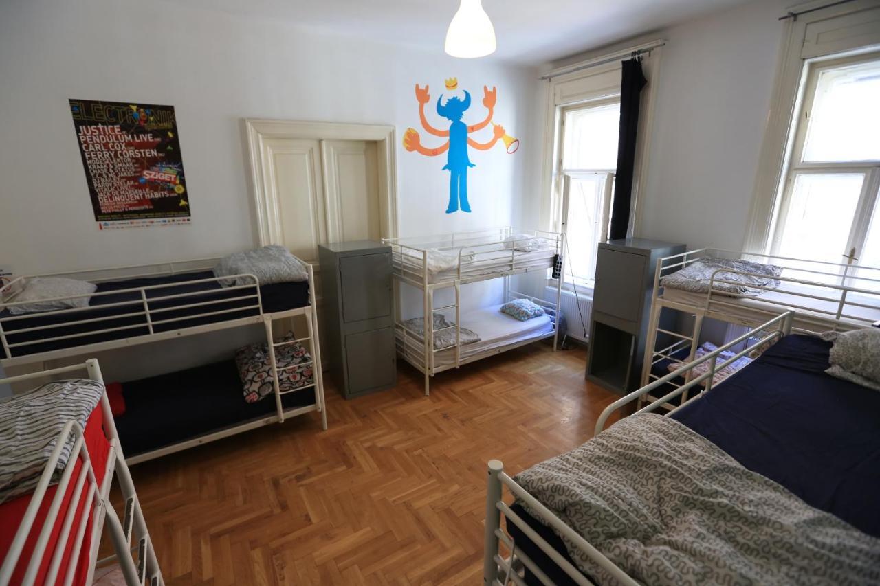 Meander Hostel Budapešť Exteriér fotografie